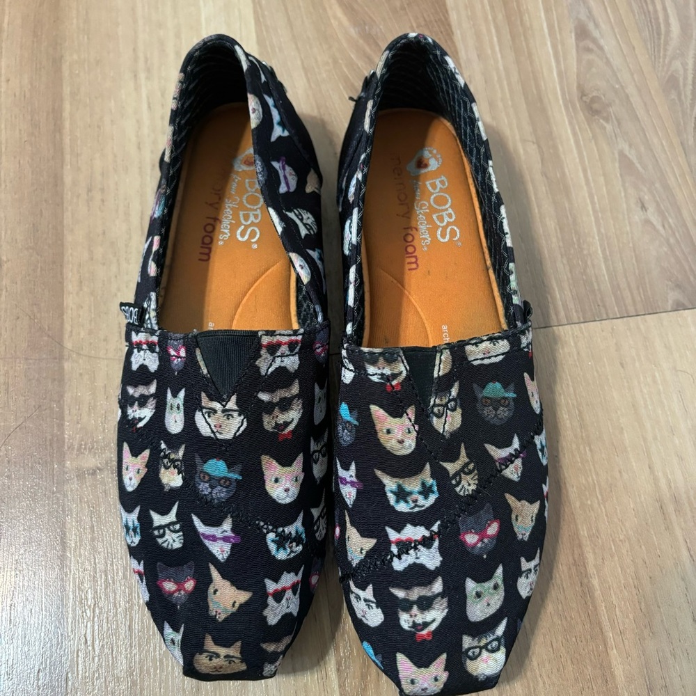 Sketchers BOB’S for Cats Slip-on Memory Foam Fabric Flats Size 6 Black/Multi